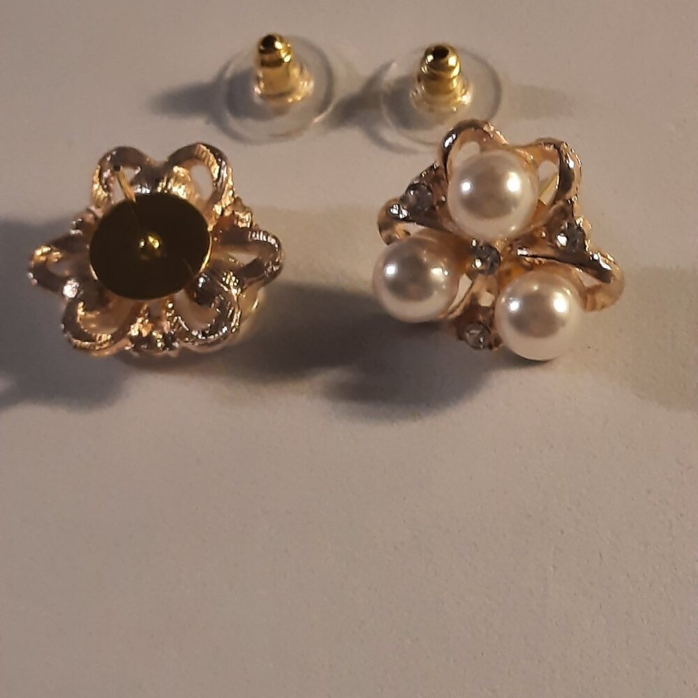Brand New 18K Gold Plated Chain Pearls, Rhinestones Jewelry Set - Picture 2 of 2